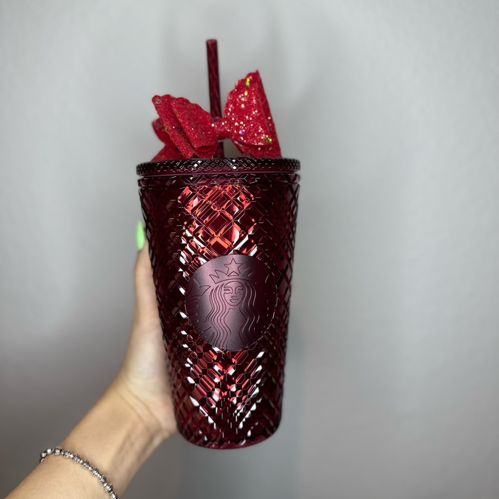 Starbucks 2022 W Bow